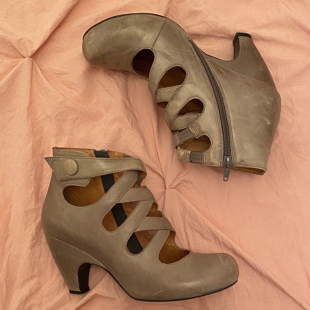 Miz Mooz Strappy Retro-Style Heels, 8